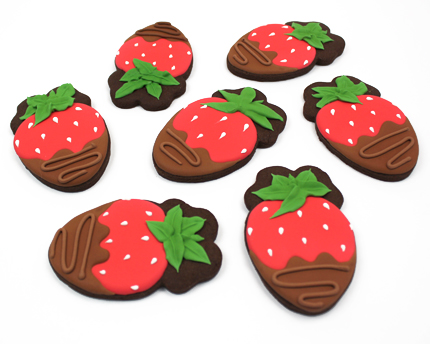 How to decorate “strawberries dipped in chocolate” cookies