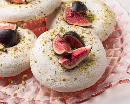 Pistachio Pavlova